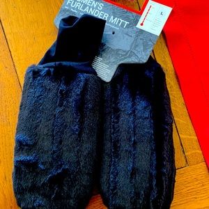 BRAND NEW w/tags! North Face Gloves